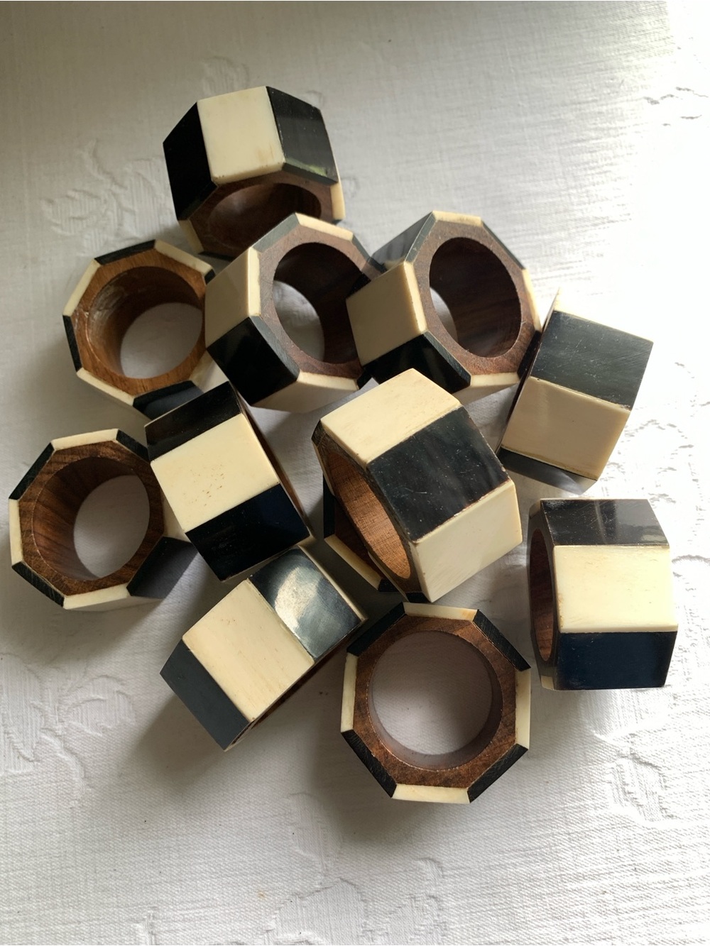 Ebony Ivory Napkin Ring Set Of 12